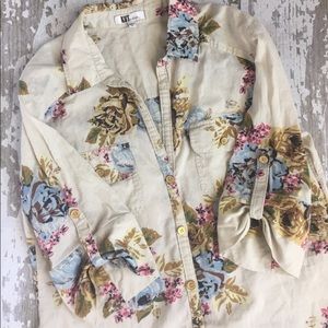Kut from the Kloth floral button up Med